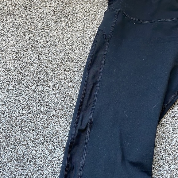 Lorna Jane Black Capris - Picture 2 of 3